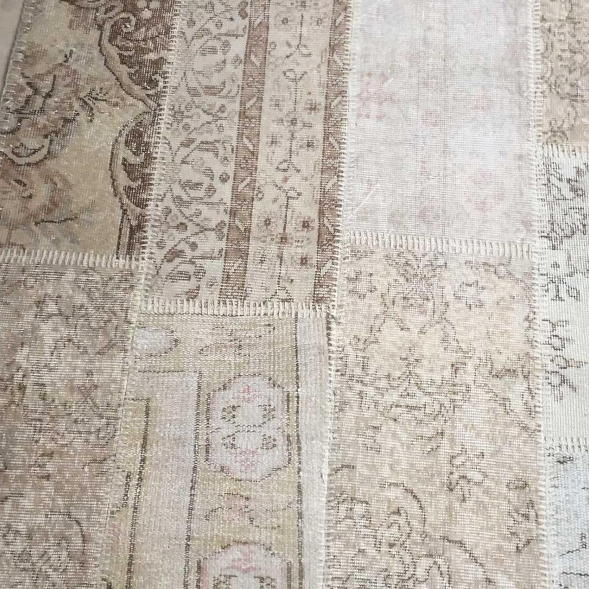 Authentique tapis Noué main en Turquie motif Patchwork beige