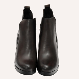 Stivaletto in vera pelle con tacco e fascia elastica