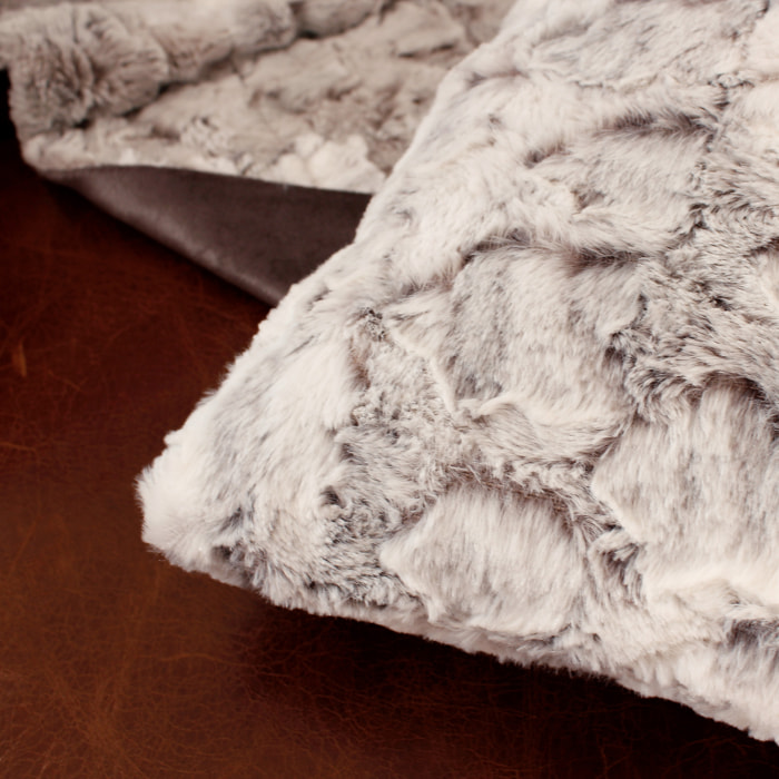 Coussin en imitation fourrure - Gris clair