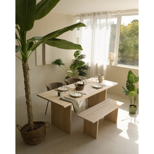 Table de salle à manger en bois massif dans le ton du bois chêne moyen de différentes tailles