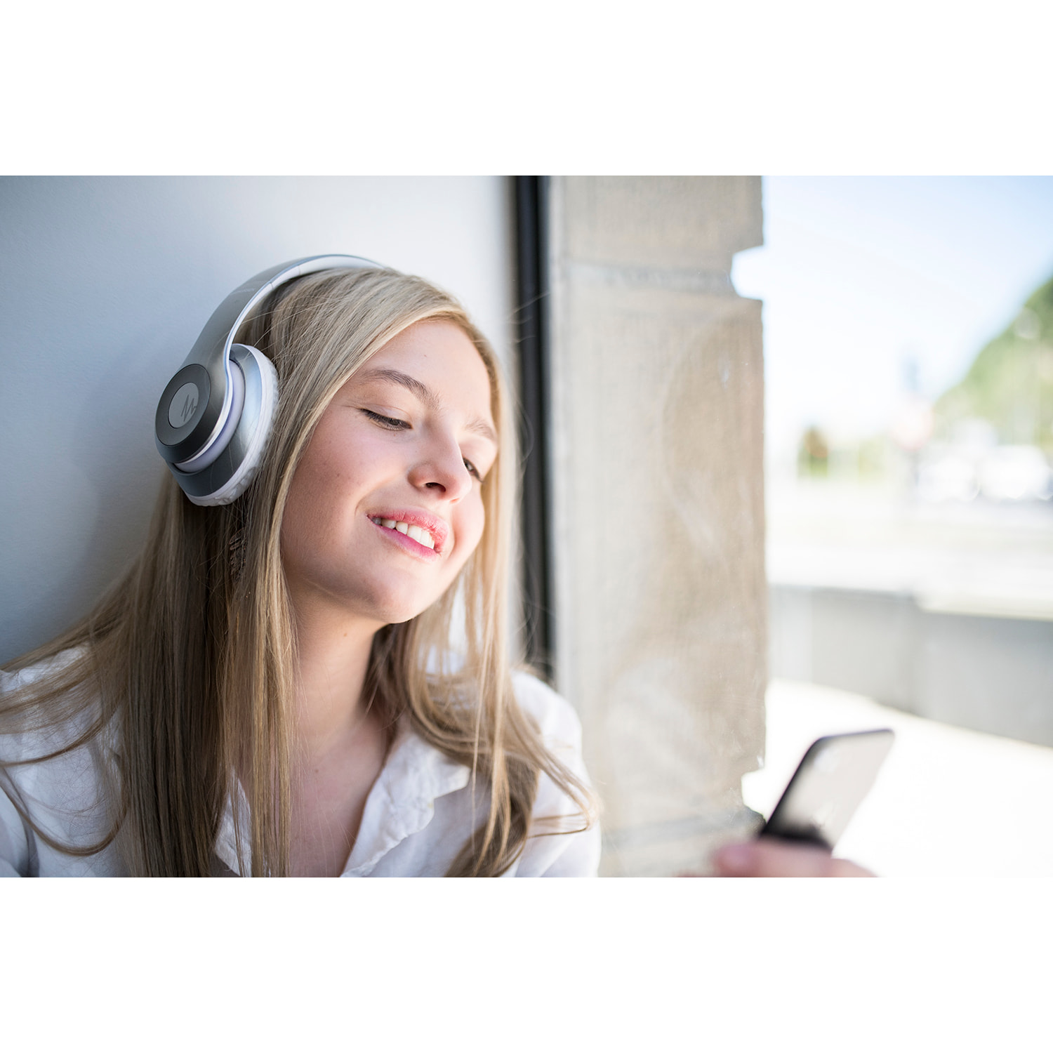 MAGNUSSEN H2 HEADPHONES en color Plateado