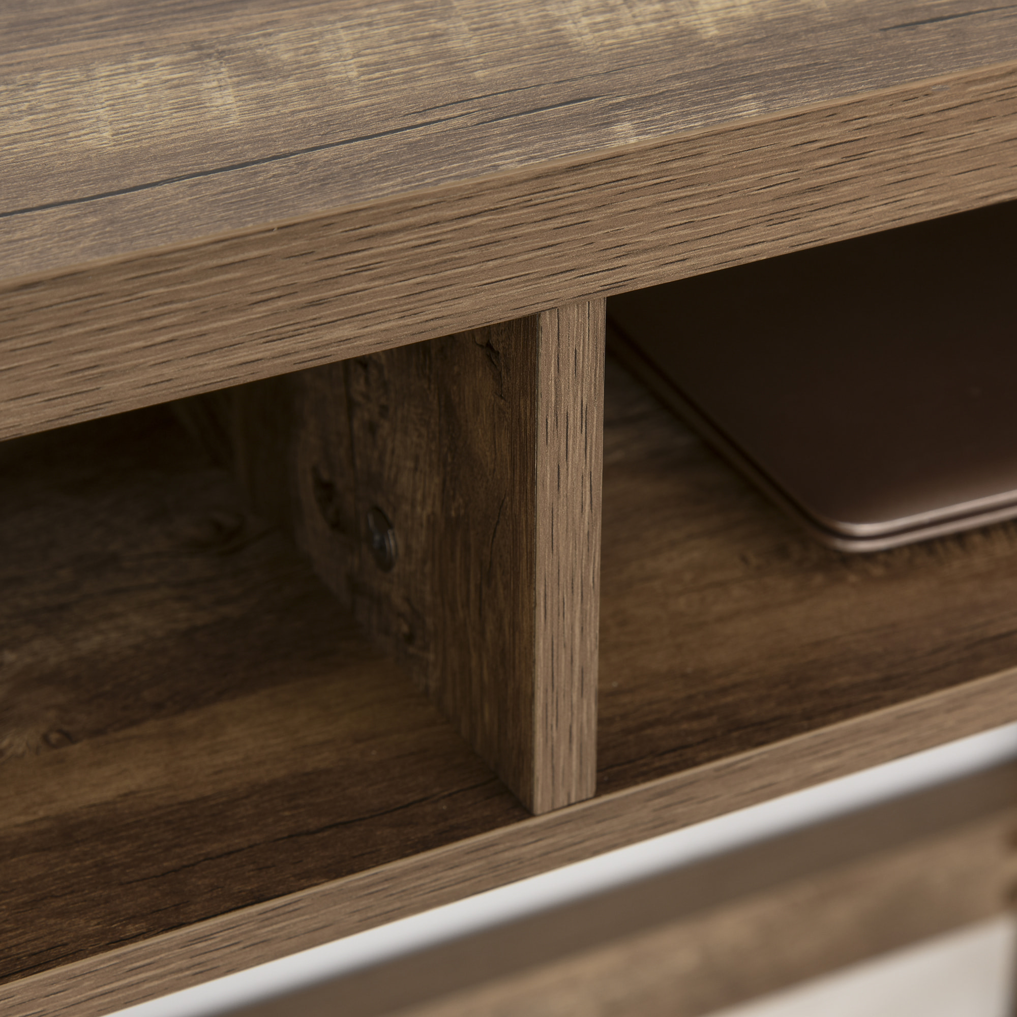 Bureau design industriel grand plateau 2 niches métal noir panneaux particules imitation bois veinage marron