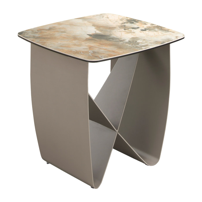 Mesa rincón Angel Cerdá cuadrada con tapa de mármol porcelánico en tonalidades tierra y grises en acabado mate y patas de acero inoxidable en taupé acabado metalizado 50x50x50cm