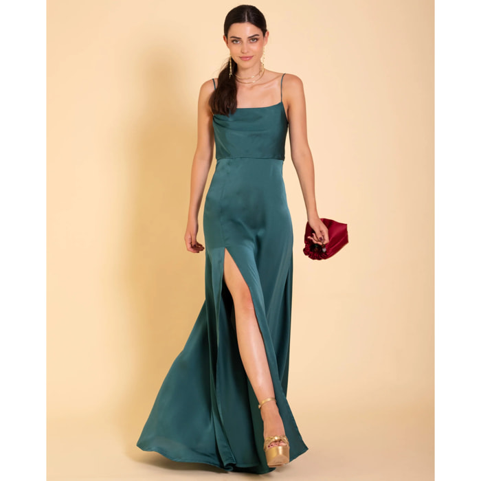 Vestido largo escote recto con abertura