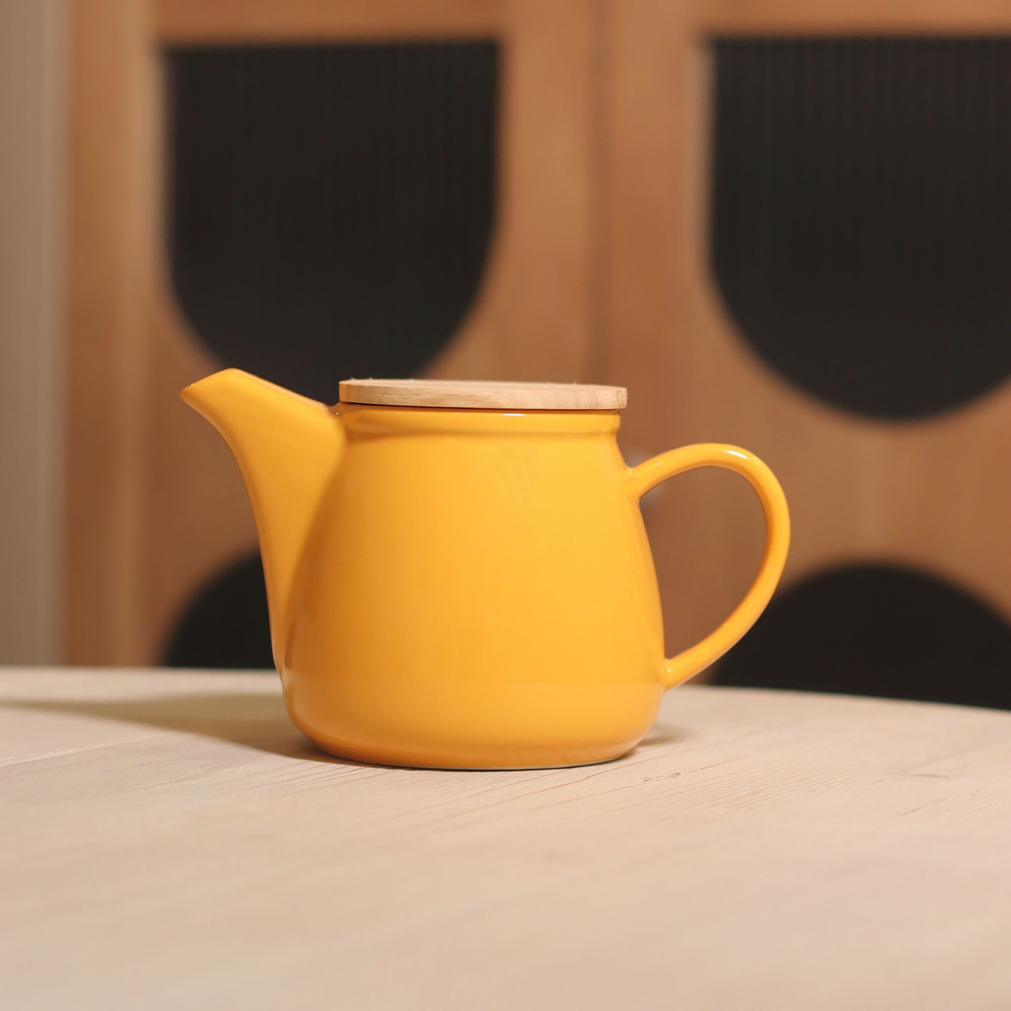 Théière en grès jaune avec couvercle en bois 500ml ANNA