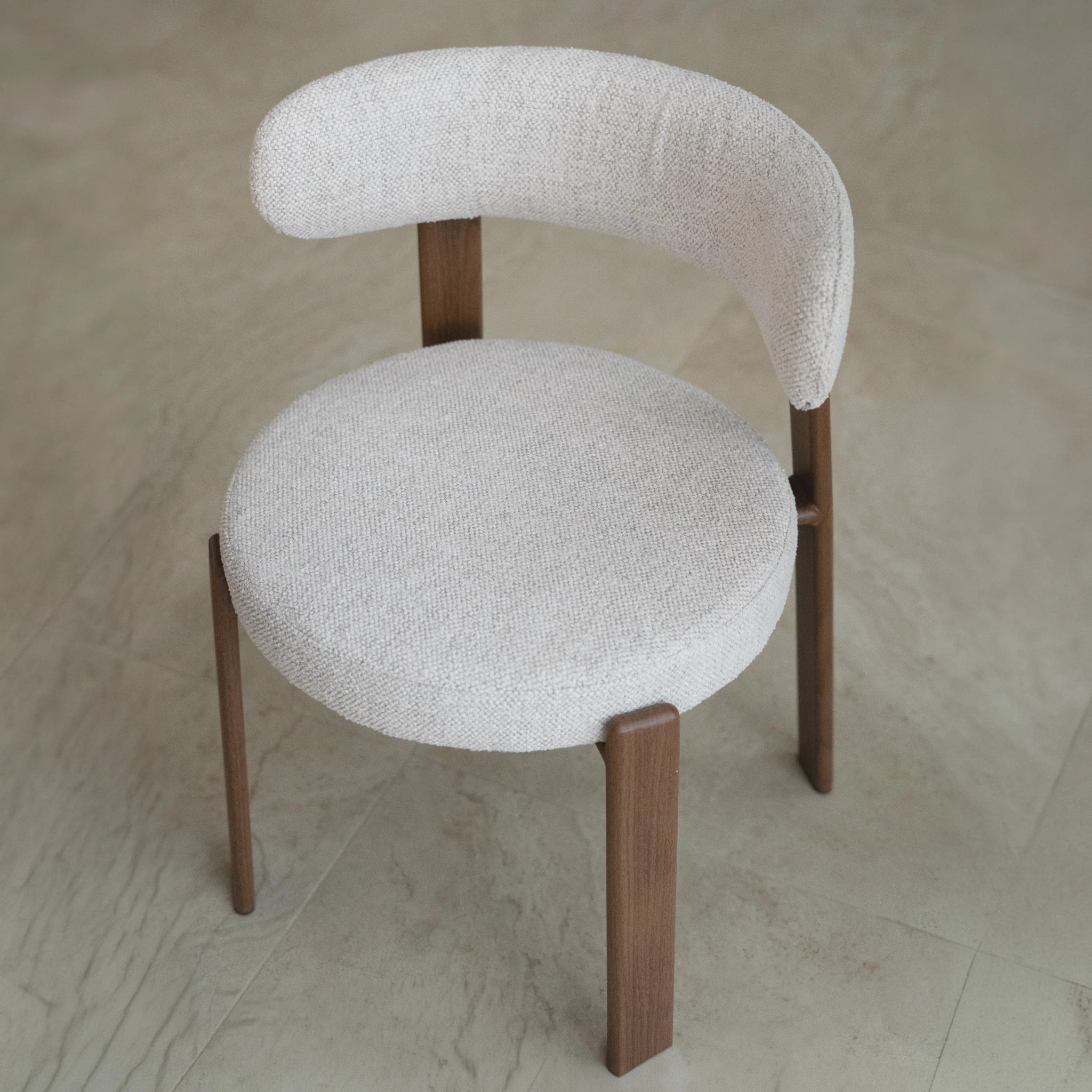 Lot de 2 chaises en tissu texturé greige, pieds en métal - Aura