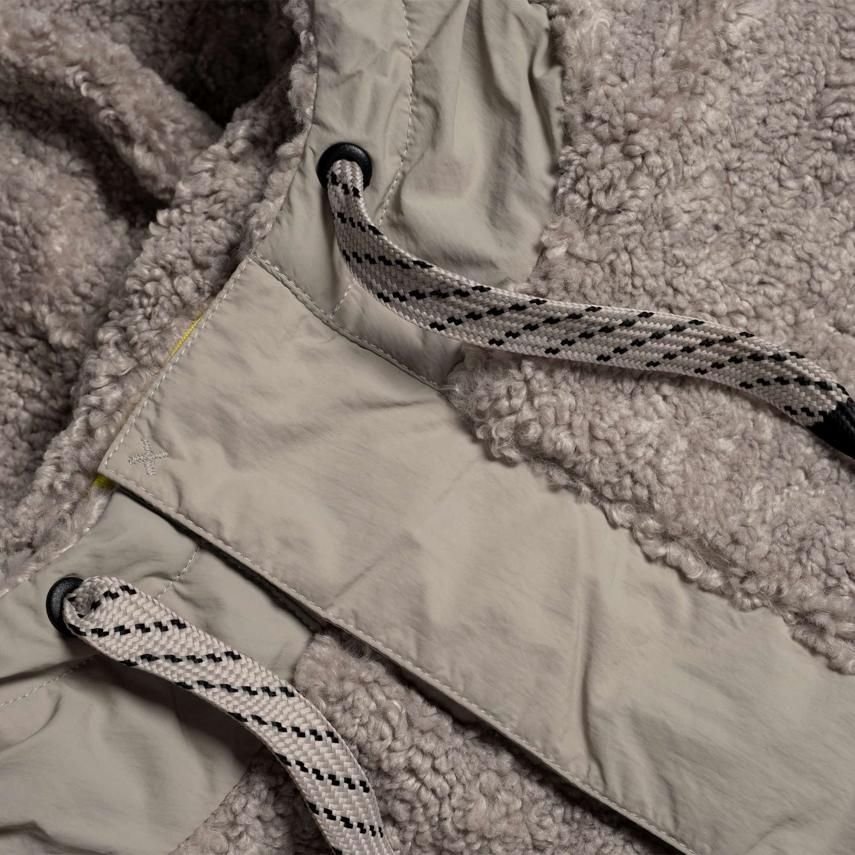 Cortavientos MUNICH shelter streetwear de nylon camel