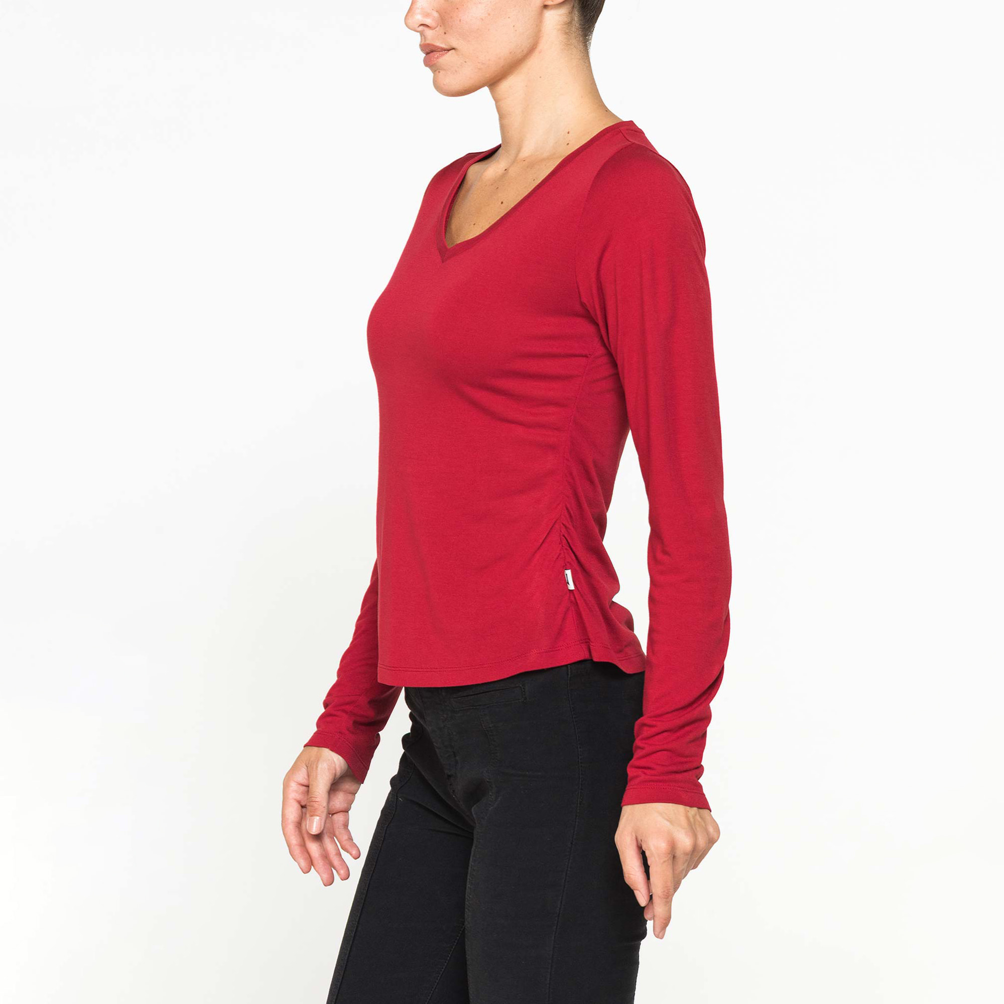 T-SHIRT SCOLLO A V MANICA LUNGA
