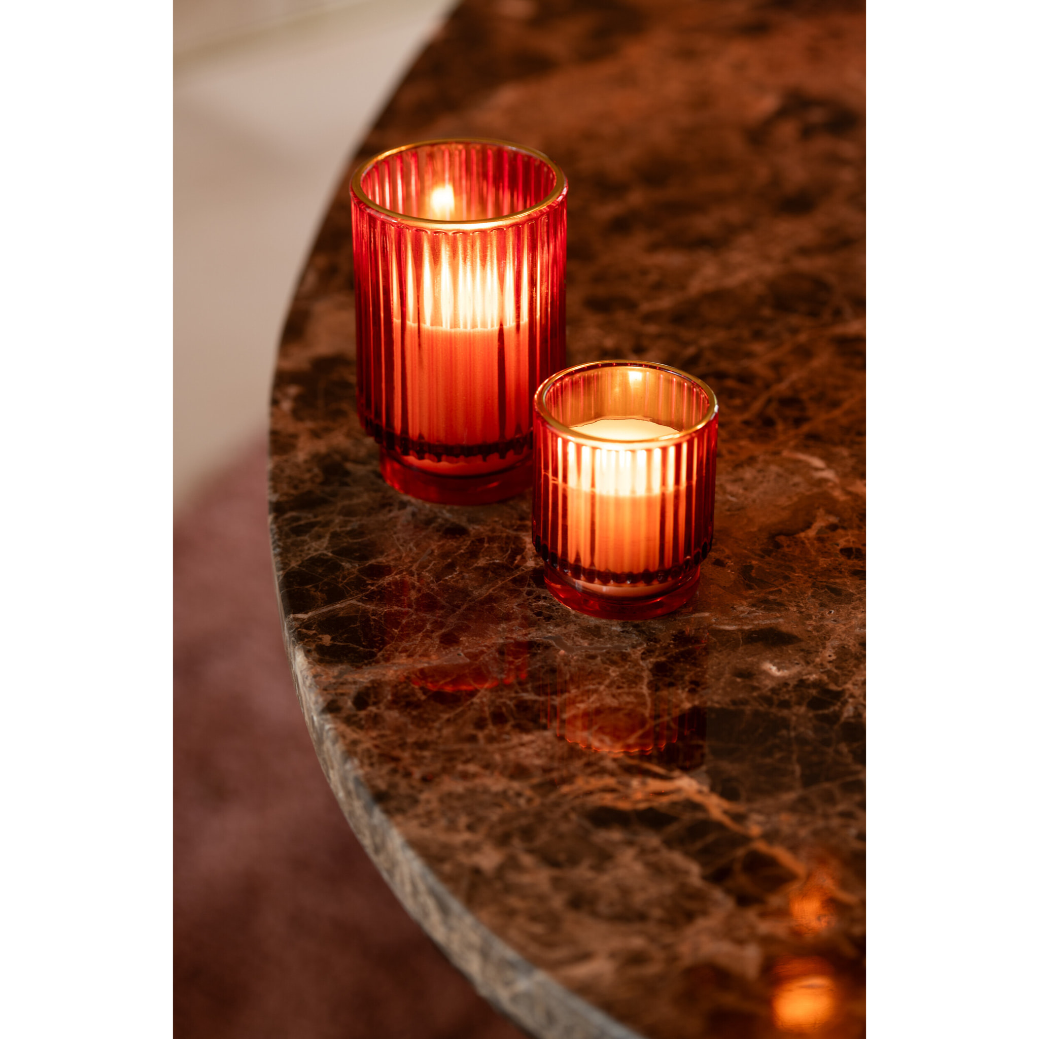 J-Line bougie parfumée Olive & Frank Incense - rouge - large - 30H