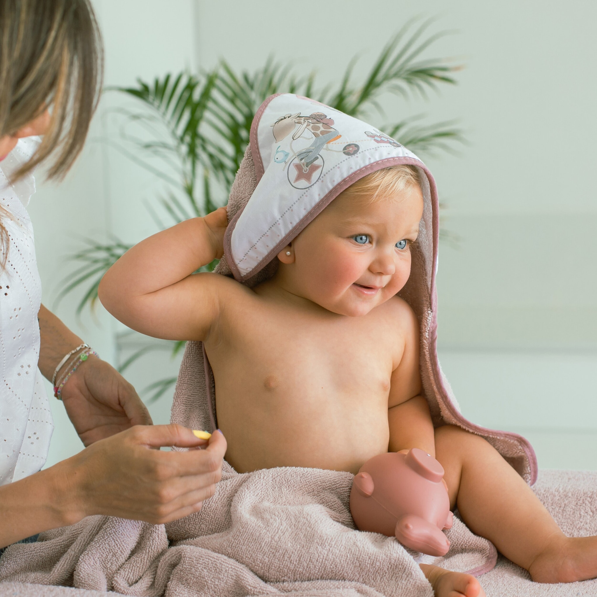 Capa Baño 1X1 Mod Parejita Elefante+Gorro Beig