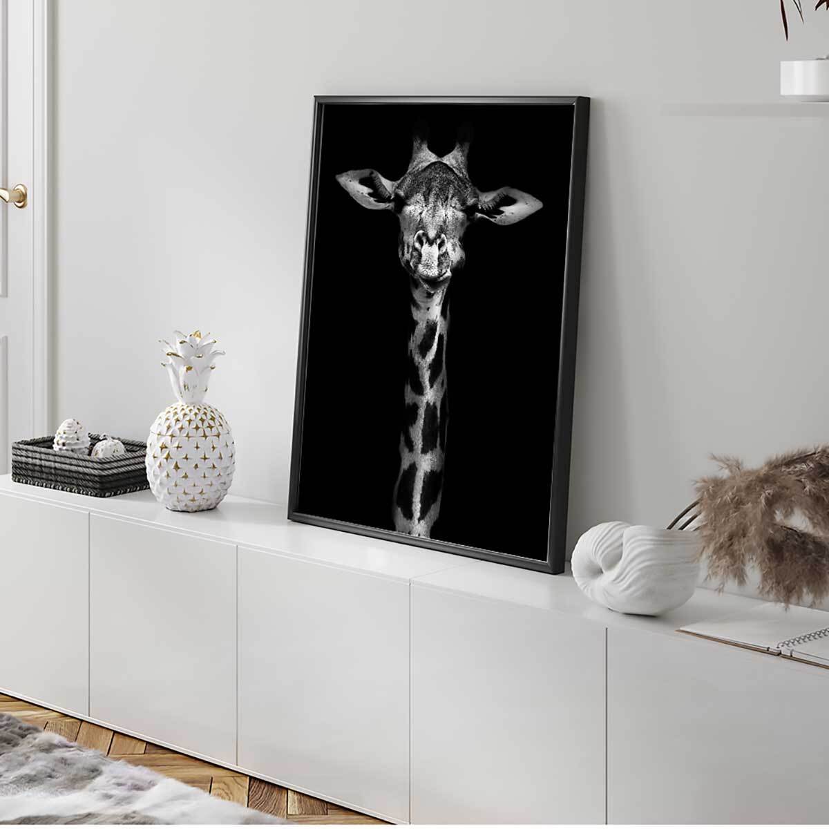 Affiche encadrée girafe en noir et blanc sur fond noir Affiche + cadre en métal - Noir