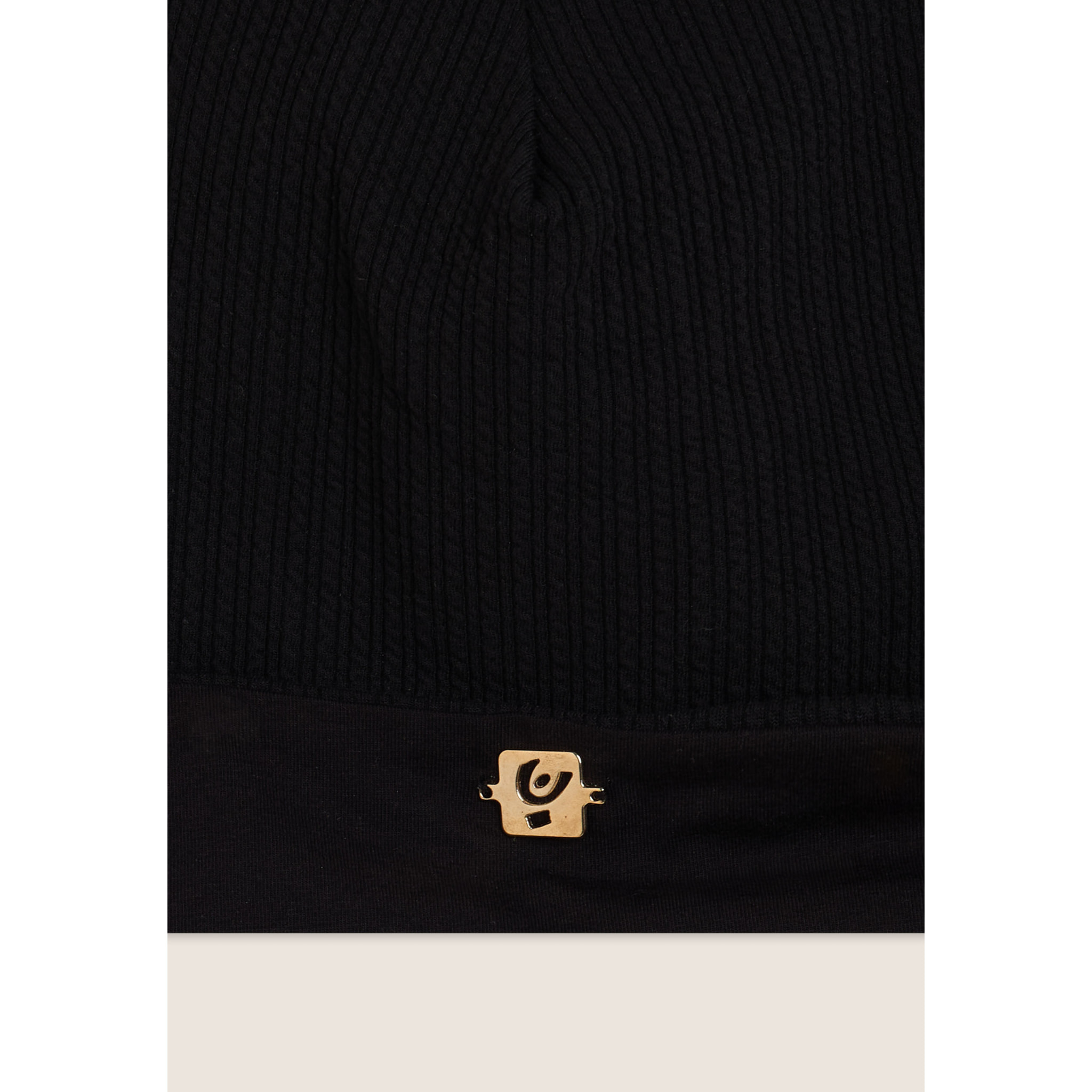Berretto beanie Junior in maglia con placchetta dorata