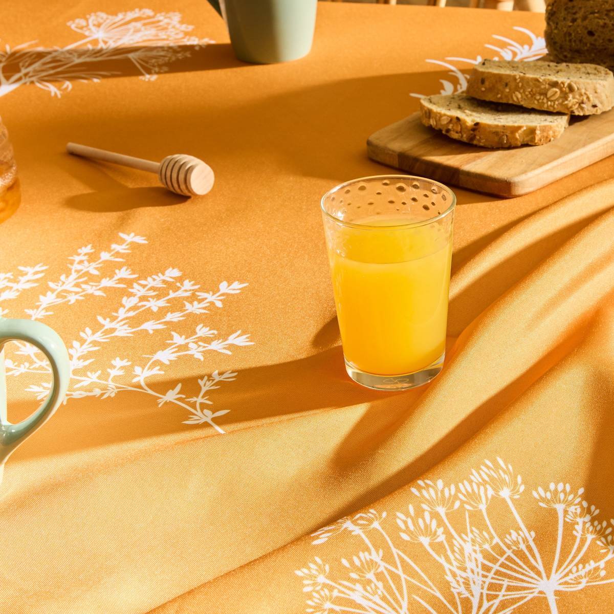 Nappe Garrigue 300x150cm moutarde imprimé feuilles