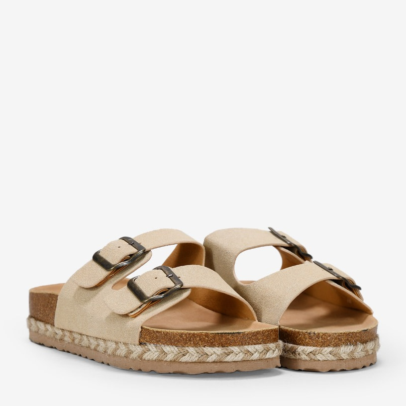 Sandalias planas beige con suela de corcho y esparto