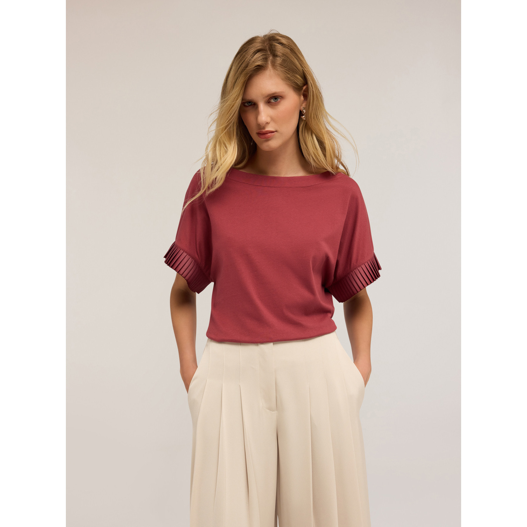 Motivi - Camiseta con mangas plisadas - Burgundy