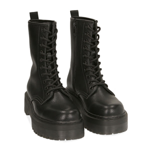 Anfibi neri bottalati