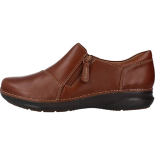 Zapatos Casual Mujer de la marca CLARKS  modelo APPLEY ZIP Brown