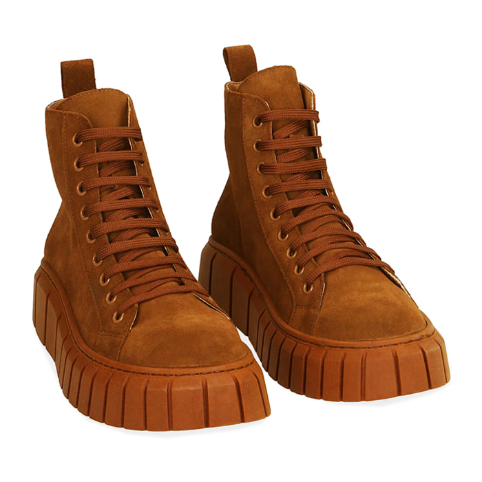 Sneakers cognac in camoscio, tacco 4 cm