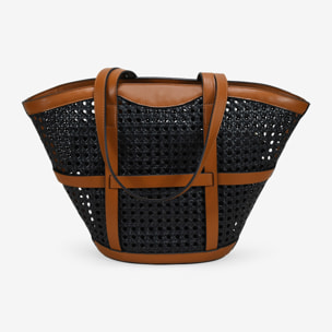Bolso de hombro negro con rejilla de mimbre
