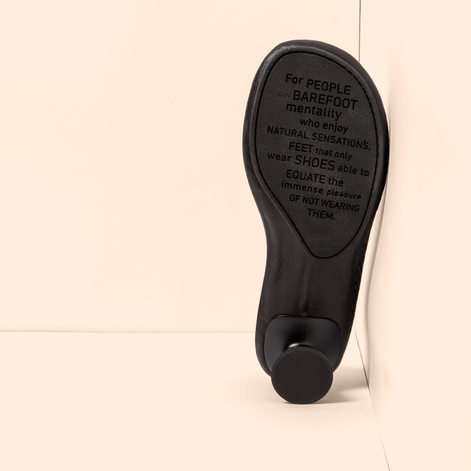 Zapatos con tacón N694R NAPPA PERFORADA BLACK/ ALMA color Black