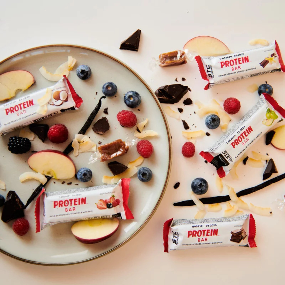 STC NUTRITION - Protein Bar - Barre protéinée enrichie en vitamines & minéraux - Maintien de la masse musculaire - 14g de protéines par barre - Etui de 5 barres - Chocolat