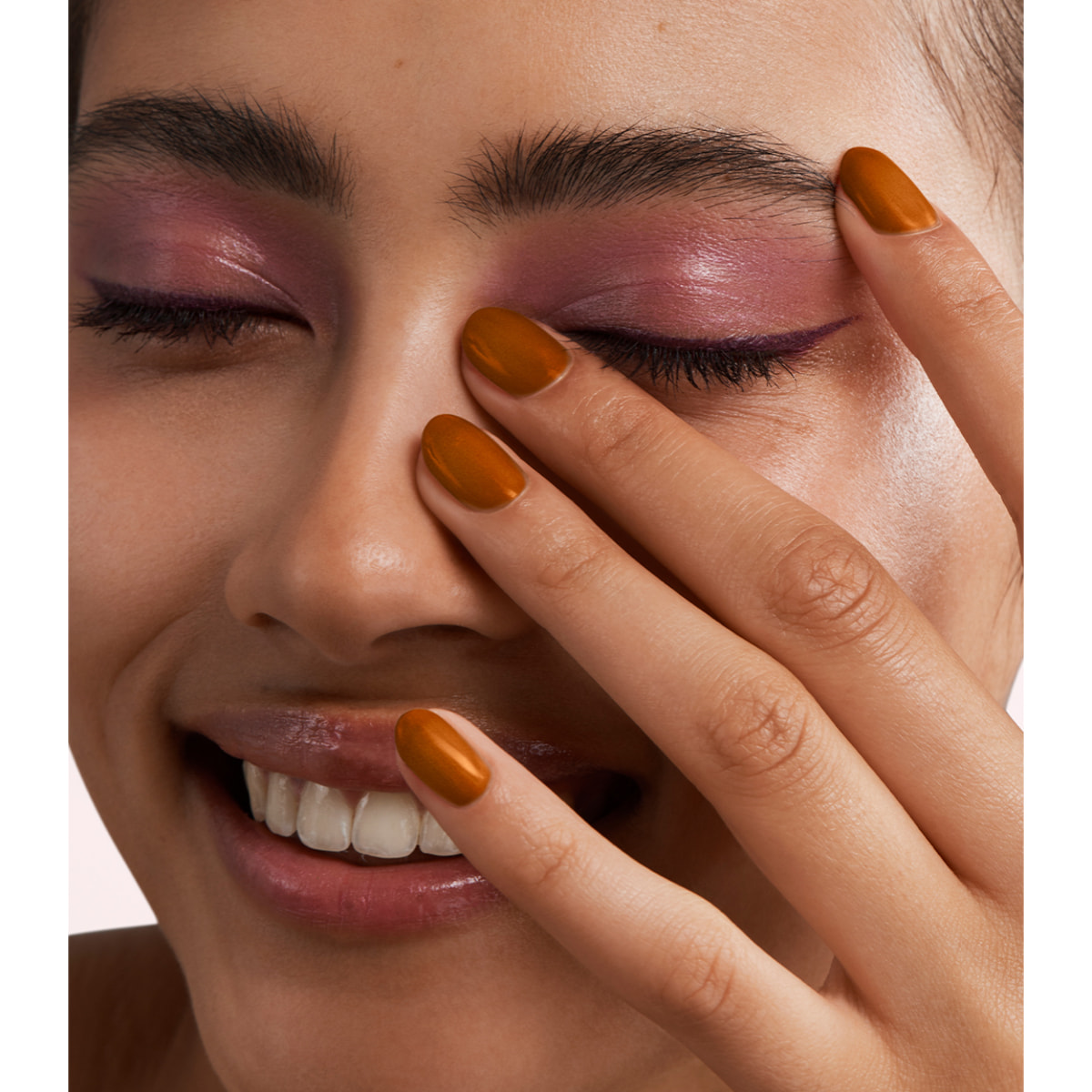 Vernis semi-permanent - 468 Truffle Silk - 15 ml