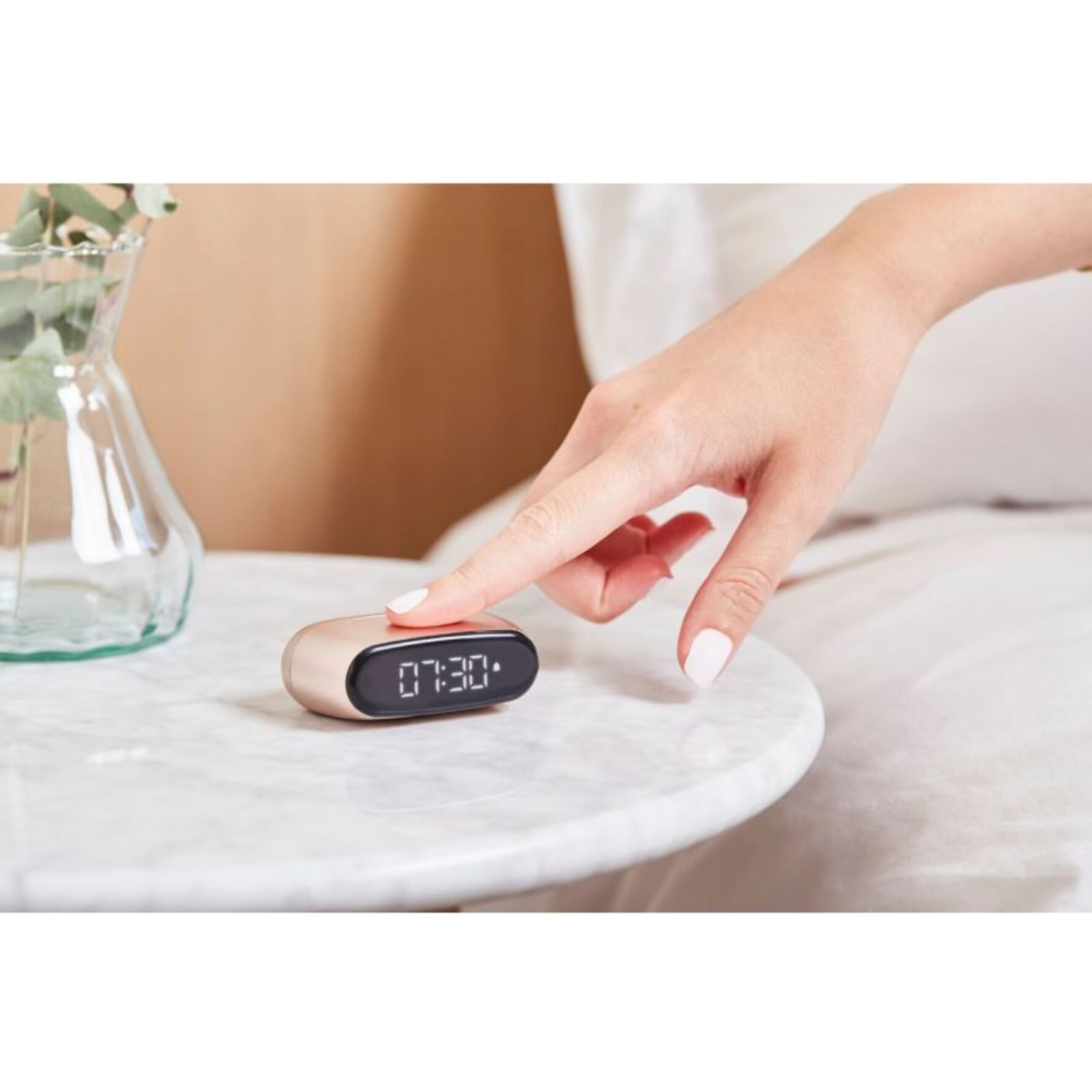 Réveil LEXON Minut ultra-compact Rechargeable Or