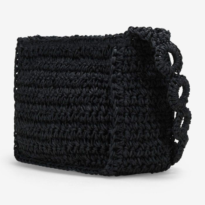 Bolso de hombro negro en rafia