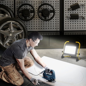 Foco LED Recargable con Cabezas y Soporte Ajustables 100 W 8500 Lúmenes IP65 6500K Foco Proyector Led Resistente a la Intemperie Portátil con Asa para Interior y Exterior Amarillo y Negro