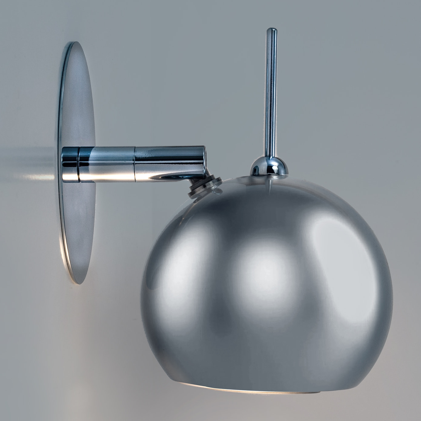 LEDS C4 Aplique de Pared para Dormitorio Orientable para Bombilla E27. Aluminio Ideal para Cabeceros de Cama