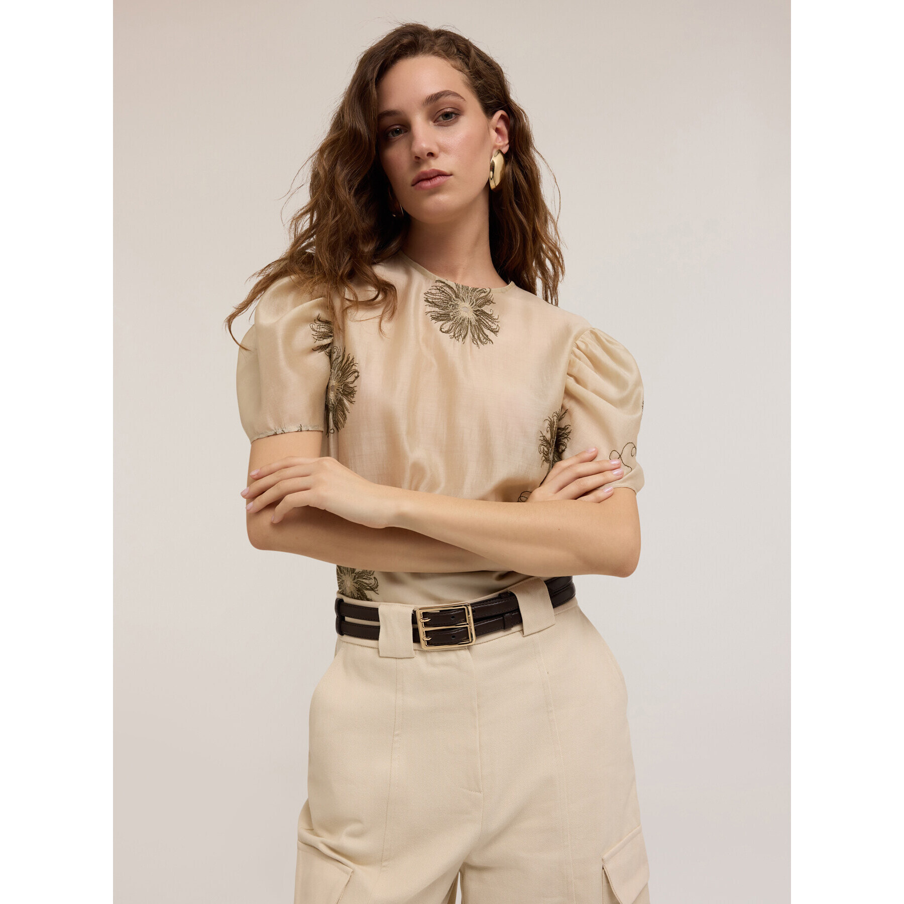 Motivi - Blusa bordada con mangas abullonadas - Beige