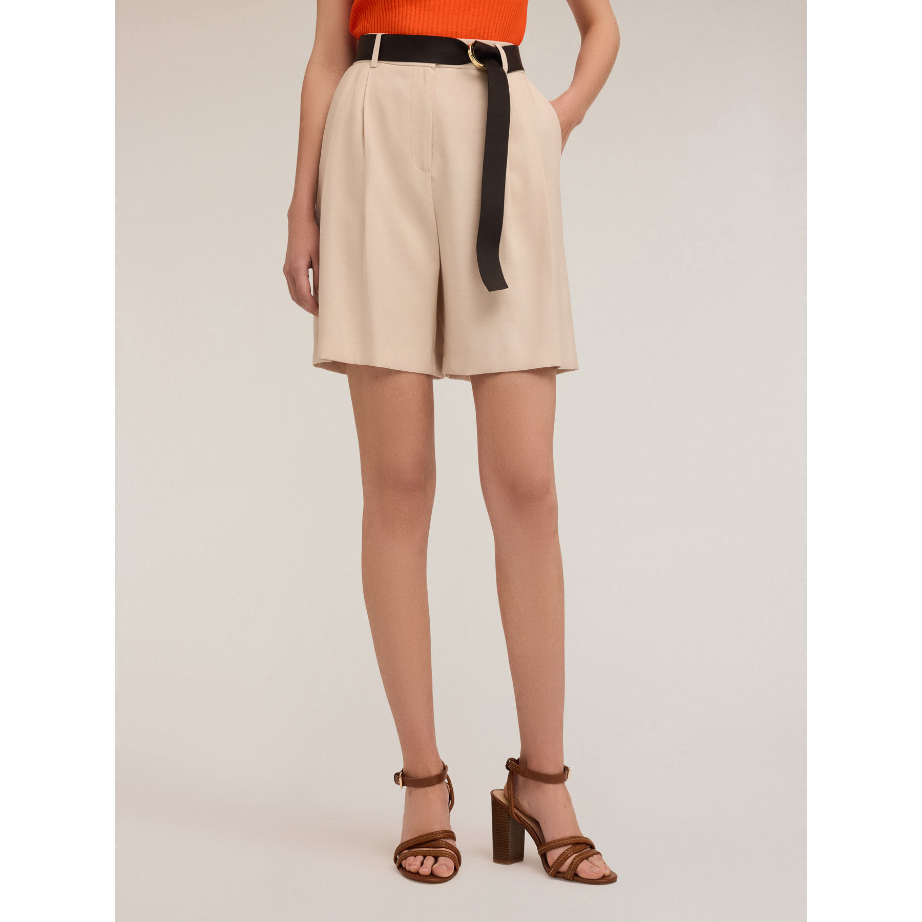 Motivi - Pantalones cortos con pliegues de viscosa - Beige