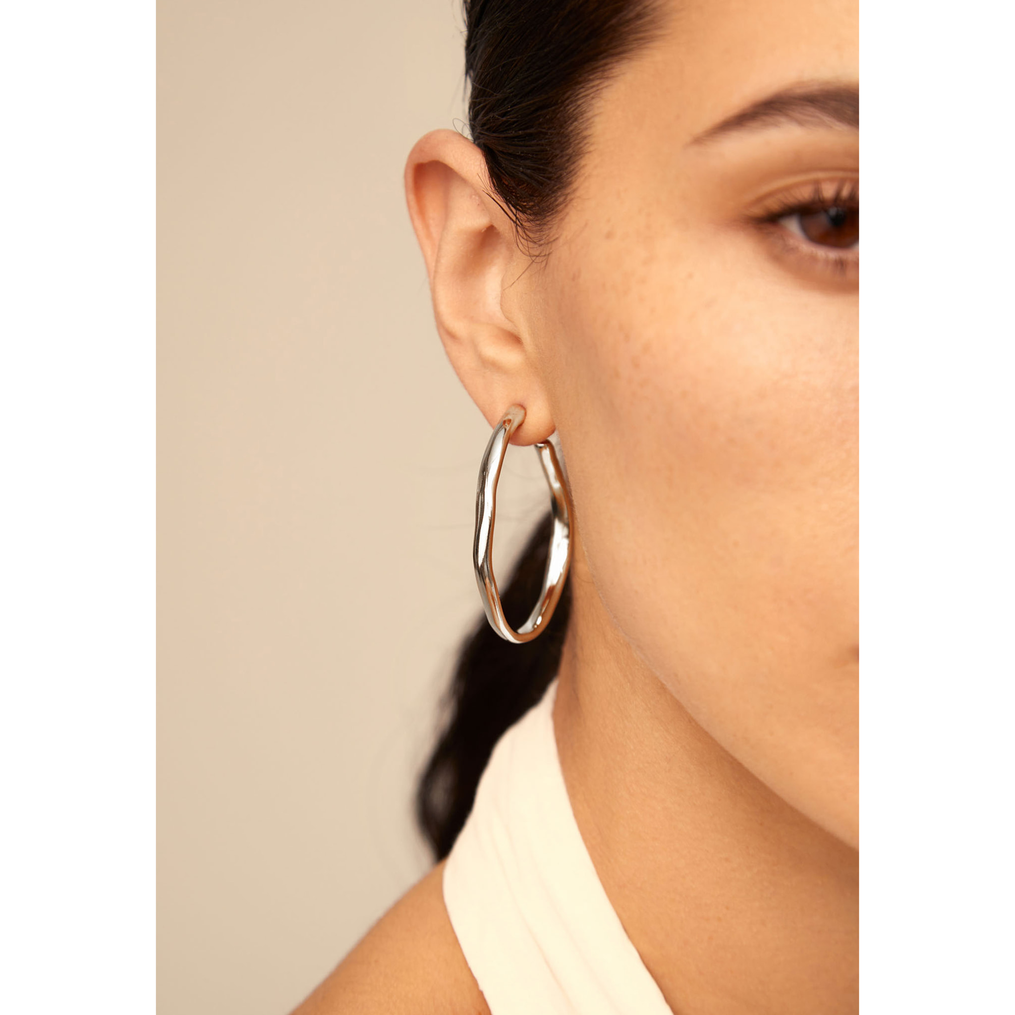 Pendiente Ohmmm.. PLATEADO U