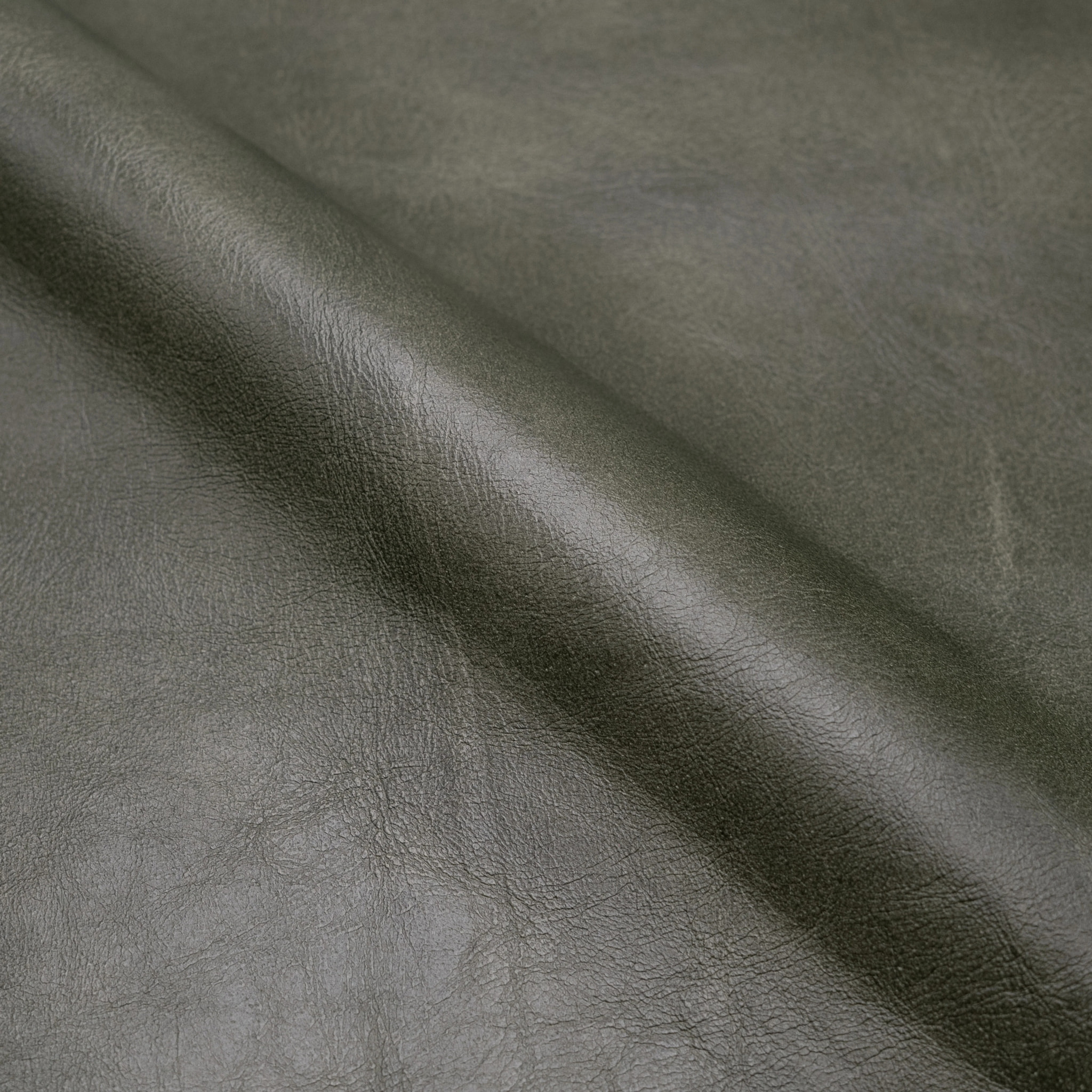 Lot de 2 chaises en cannage et cuir vert - Arsène