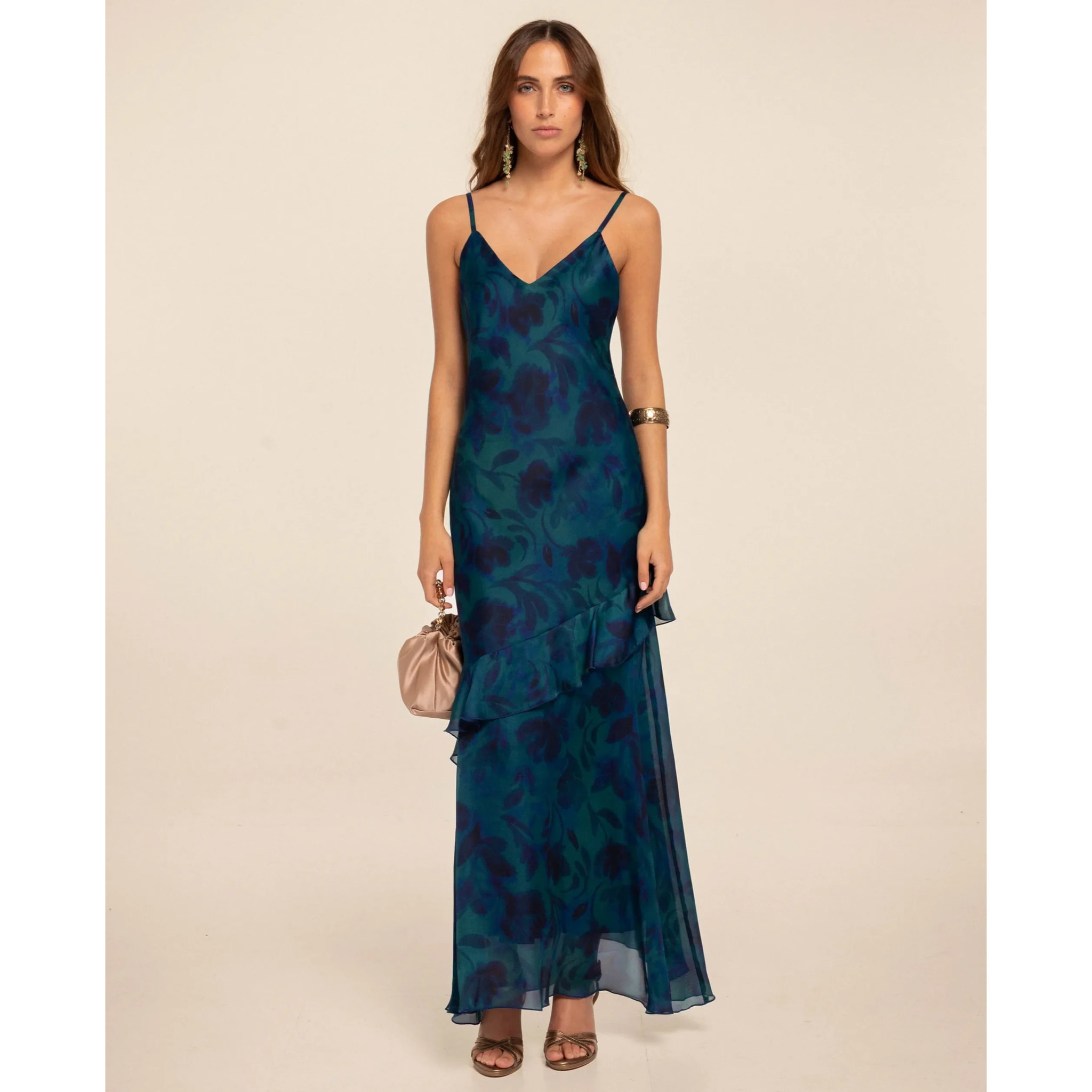 Vestido midi de tirantes con volante y corte lencero