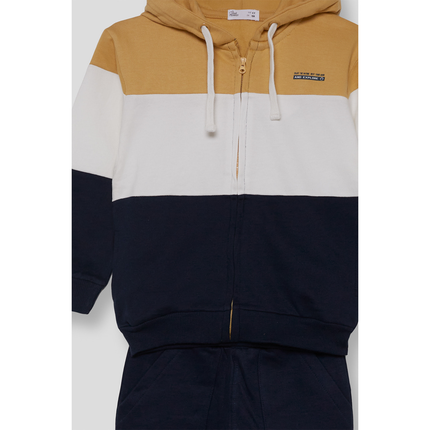 Conjunto niño sudadera con capucha mostaza, crudo y marino y pantalón jogger, franjas anchas y cremallera | Color: Marino | Street Monkey