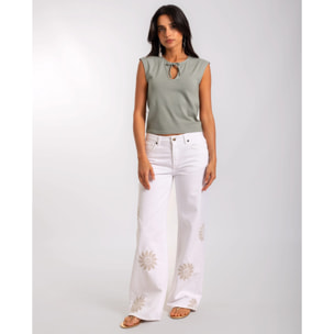 Top de mujer con cuello cut out y lazada