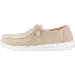 Zapatos Casual Mujer de la marca HEY DUDE  modelo WAVE CORDUROY Nude