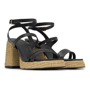 Sandalia de tacón Victoria en napa y rafia con cierre de pulsera
