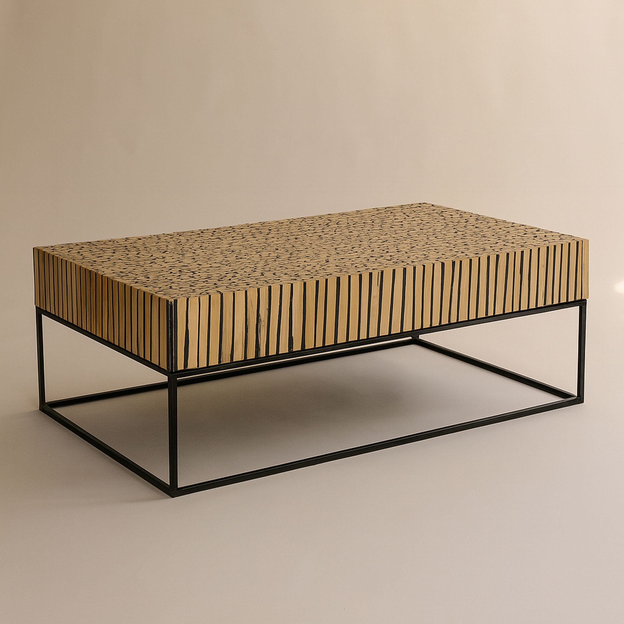 Table basse en métal et branche de teck TAHAA
