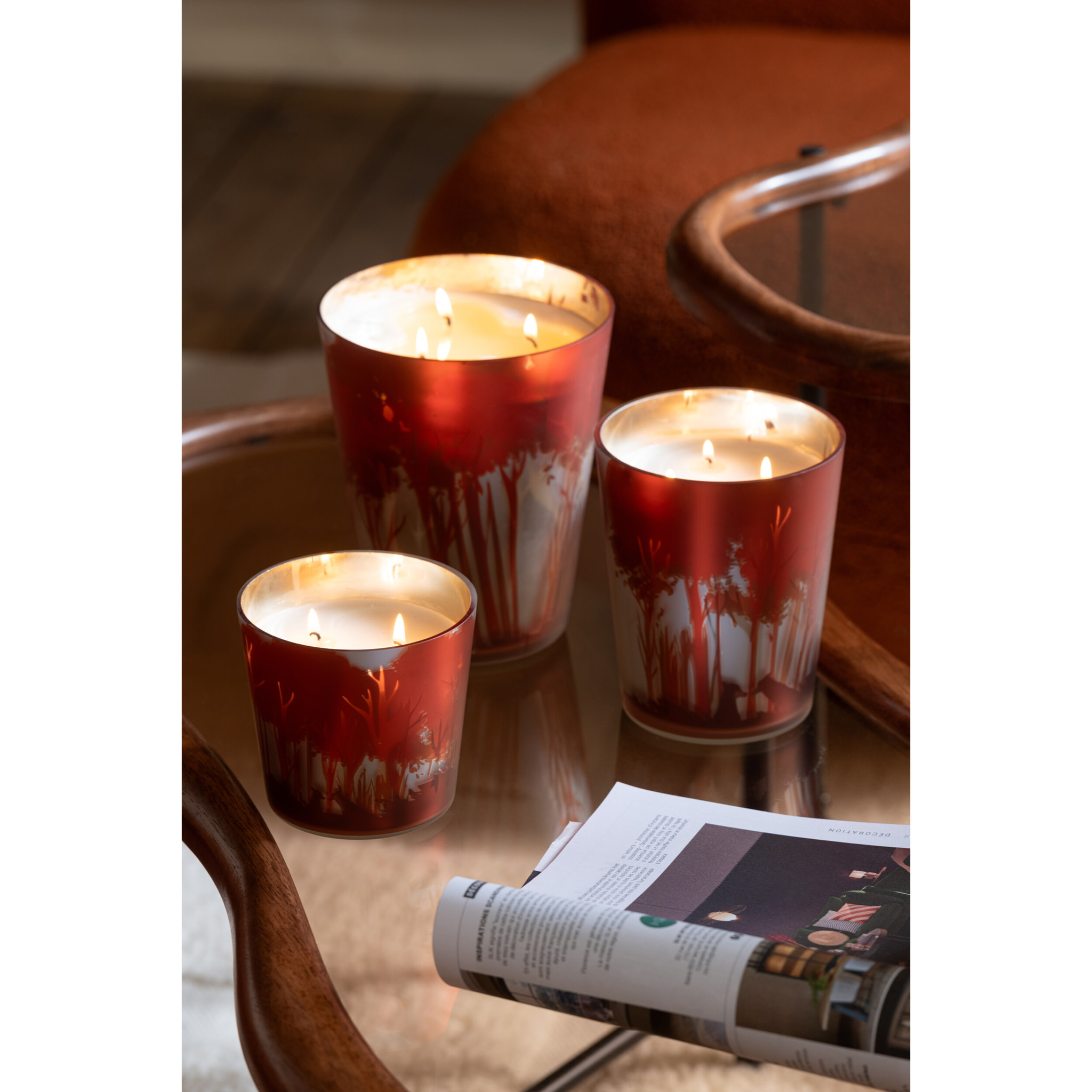 J-Line bougie parfumée Noa Forêt - Grape Wood - verre - rouge/or - large - 95H