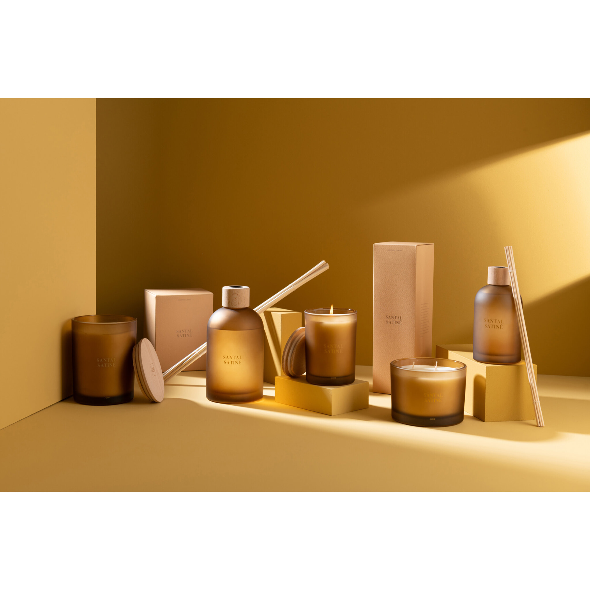 J-Line Bâtonnets parfumés Accords Essentiels - Santal Satiné - jaune - 250ml