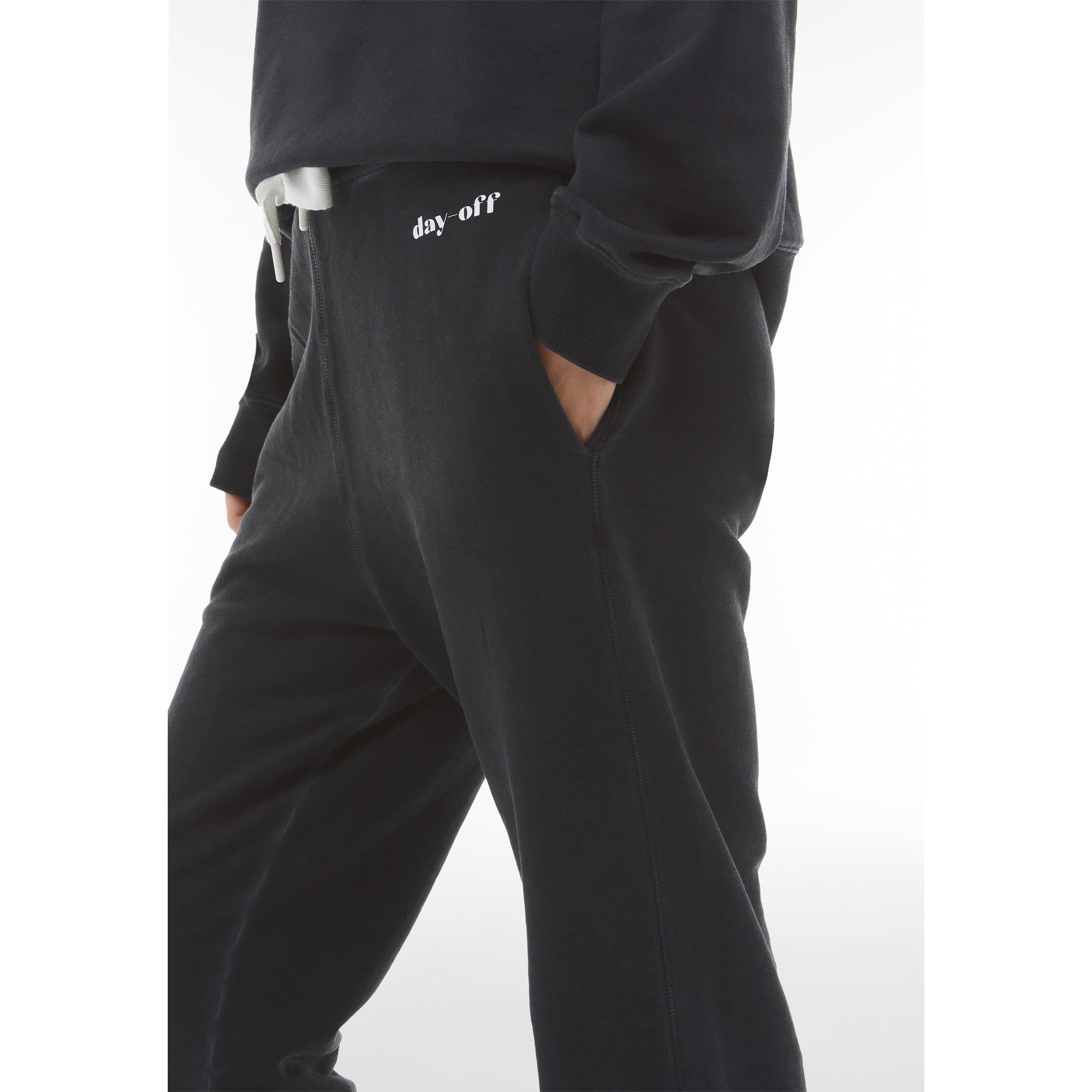 Pantaloni comfort fit in felpa french terry tinta a freddo