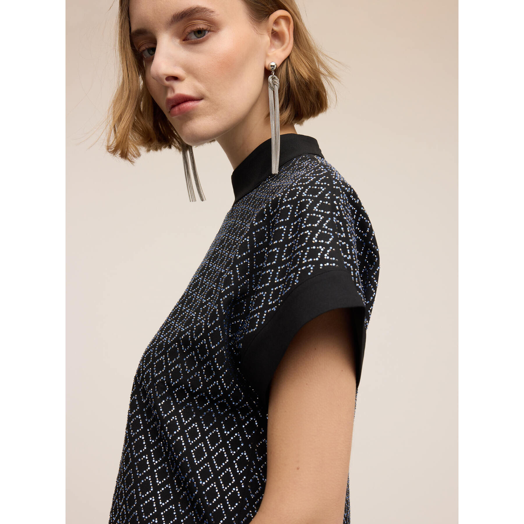 Motivi - Blusa de jersey con aplicación geométrica de strass - Negro