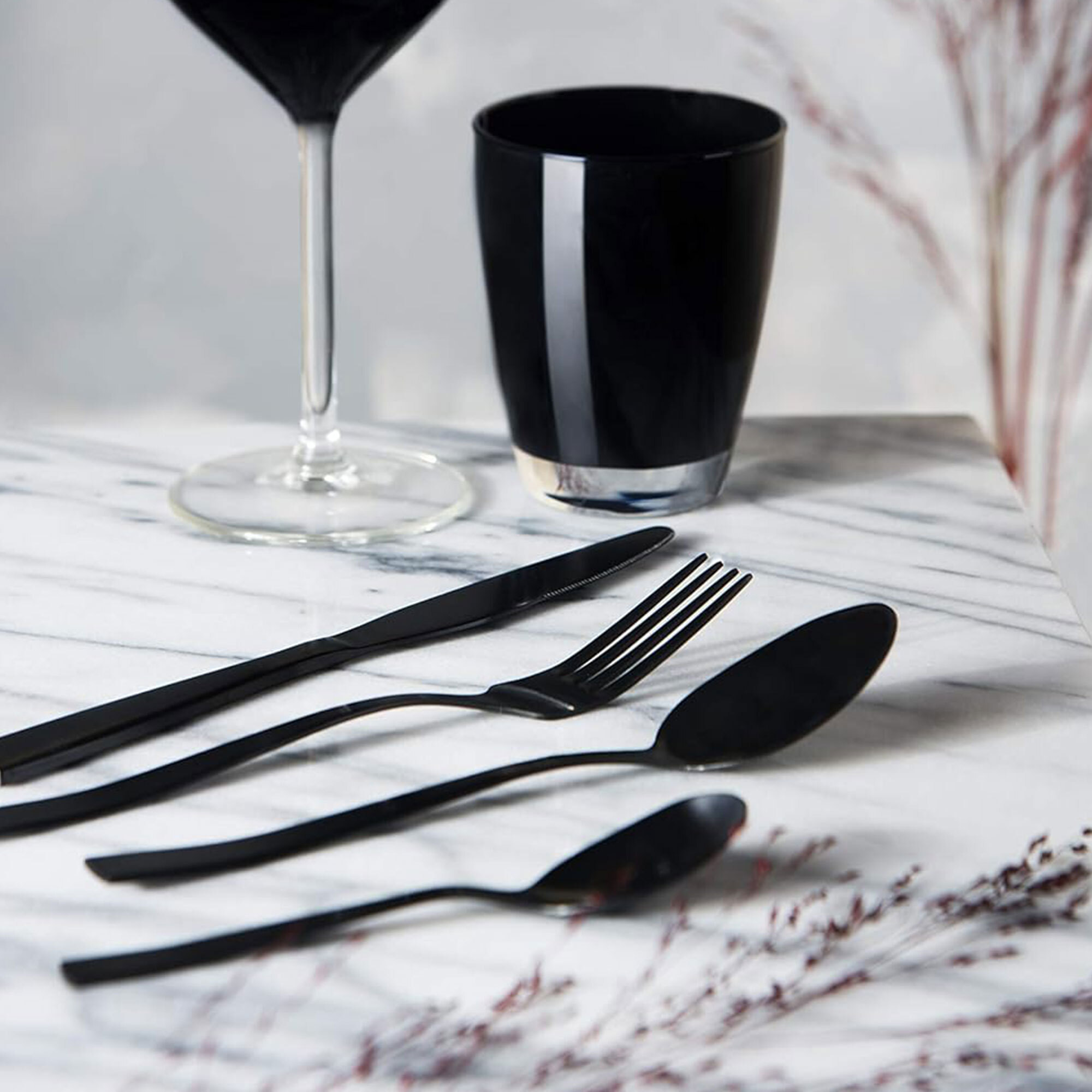 Well home juego de 24 cubiertos de acero inoxidable con revestimiento negro