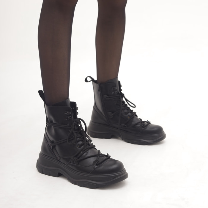 ANFIBIO BVT LACCI HIKING NERO