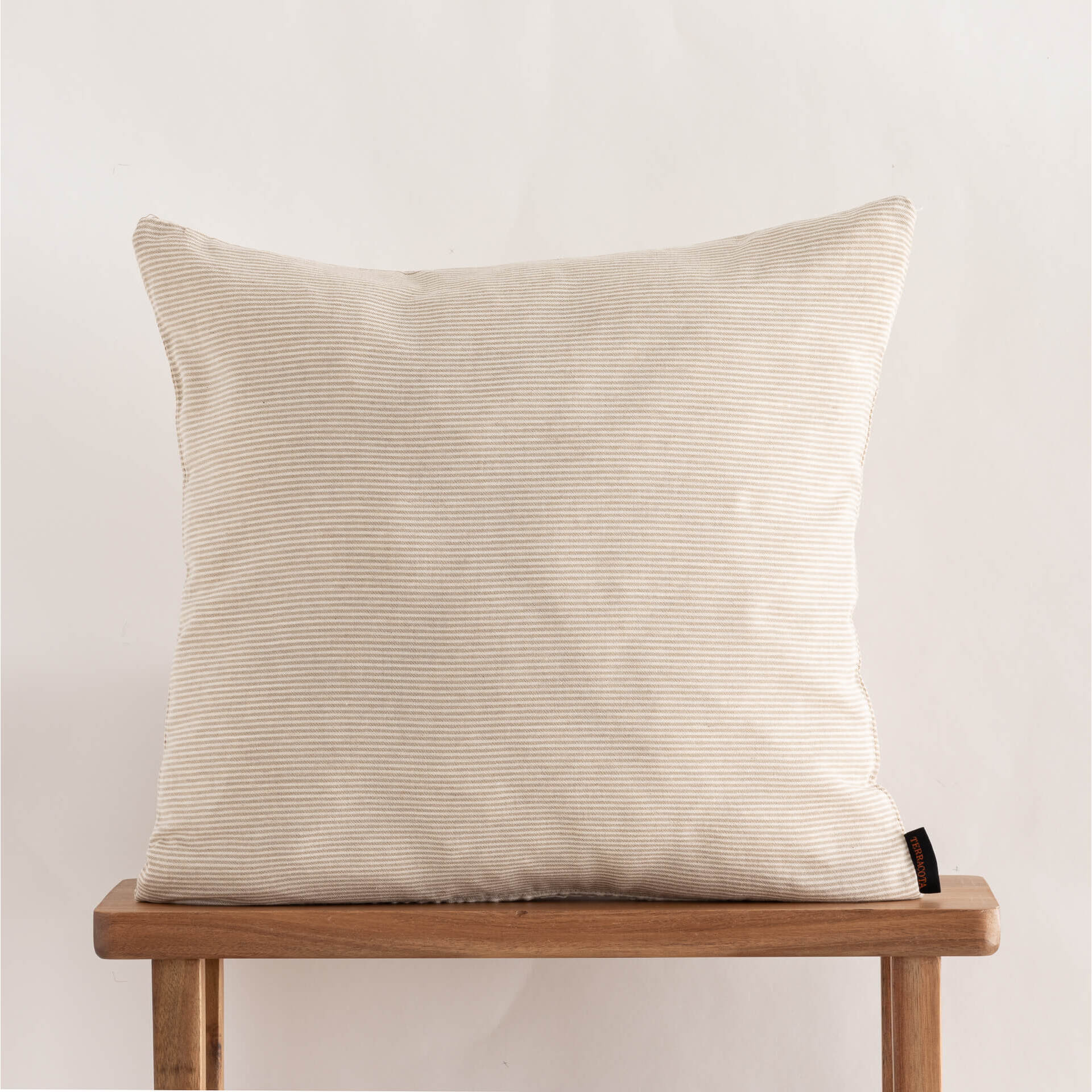 Housse de coussin jacquard 65x65 cm Jávea pequeña Tabac