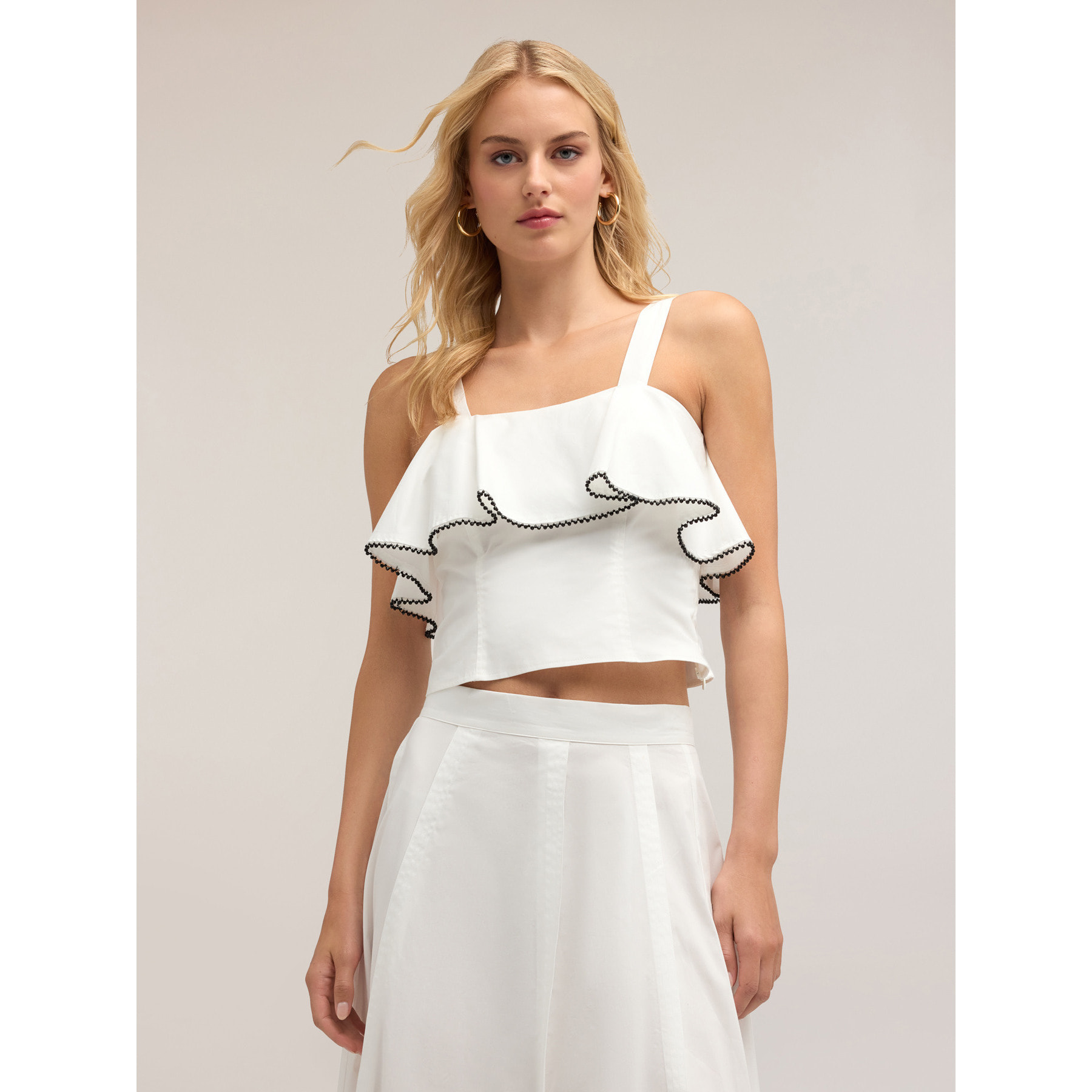 Motivi - Top de popelina con volante - Blanco