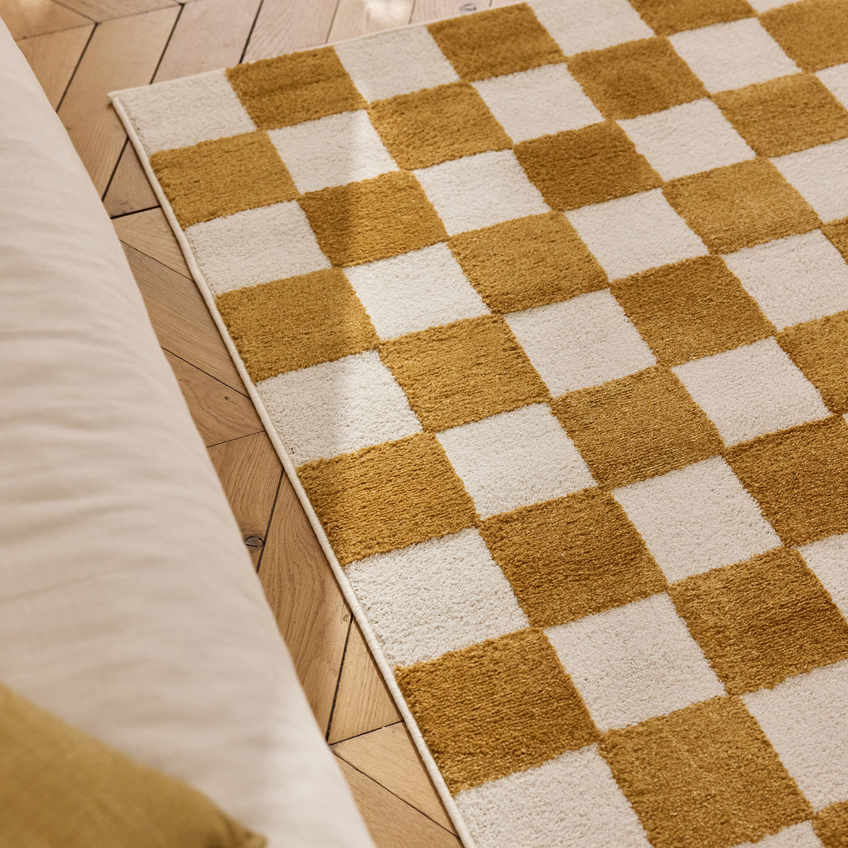 PANTONE - Tapis ocre à motif damier TERRA DEL SOL