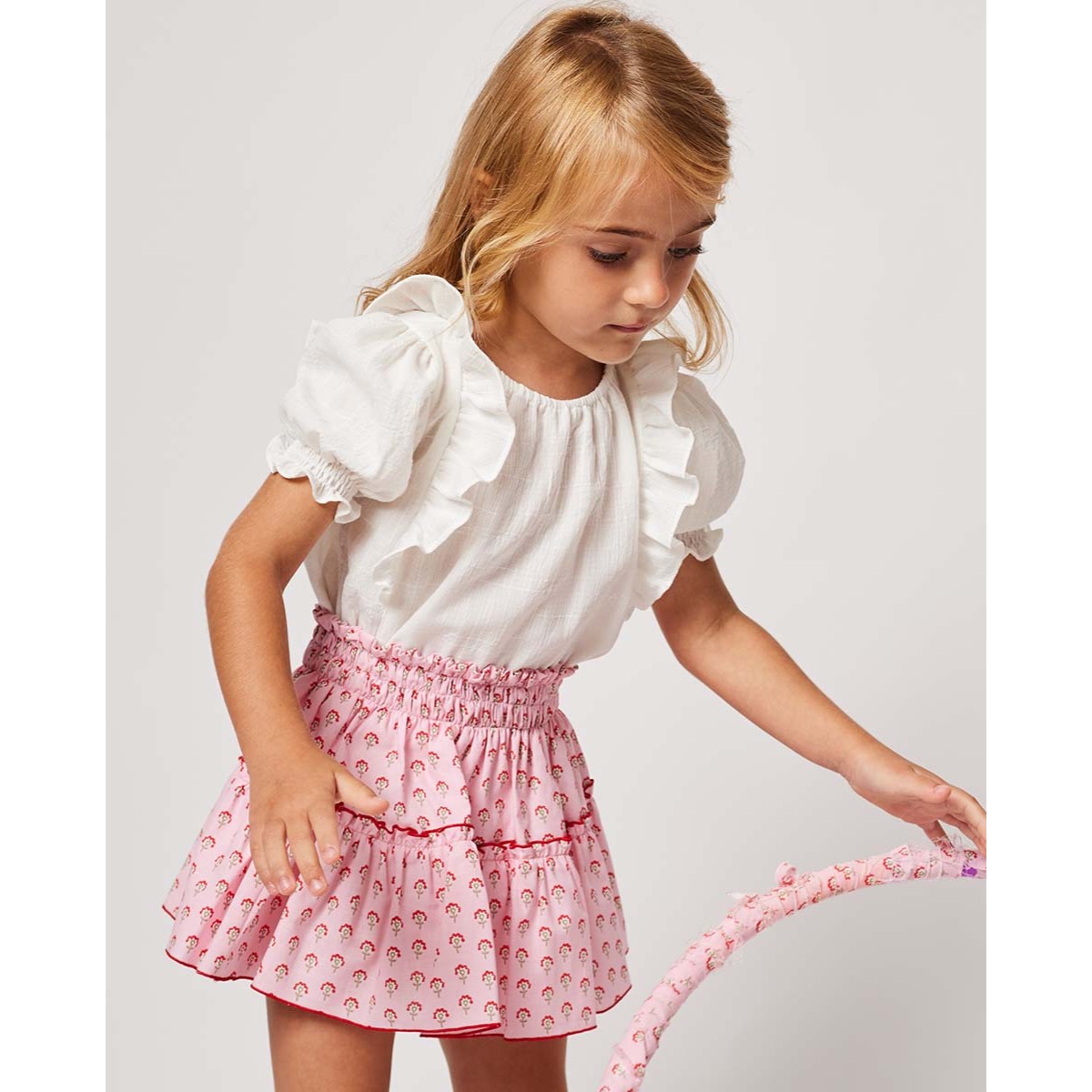 BLUSA CON VOLANTE Y MEDIA MANGA BLANCO